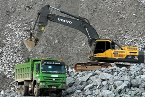 How Heavy Equipment Enhances Efficiency in Construction Projects